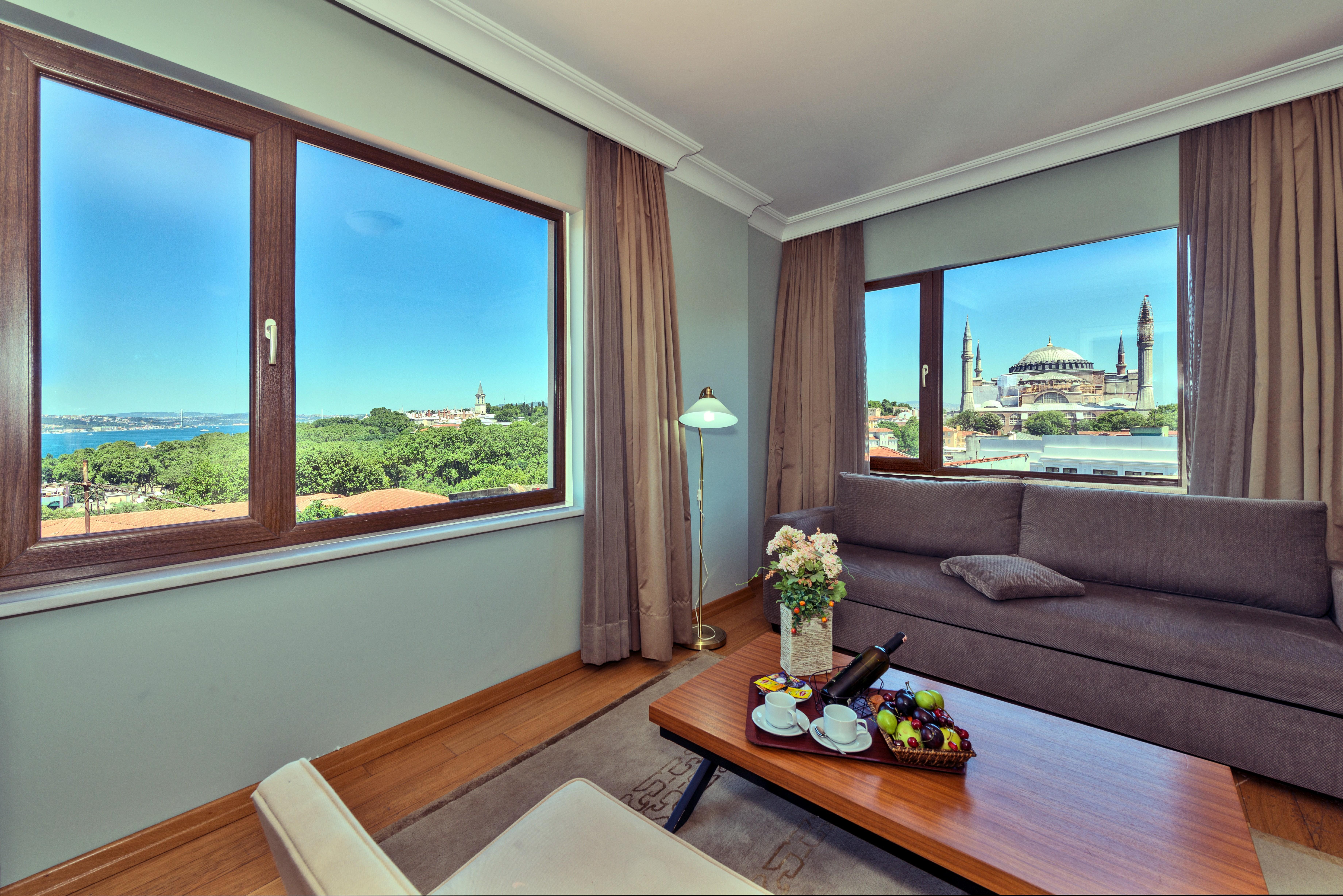 Agora Life - Special Class Otel 4*