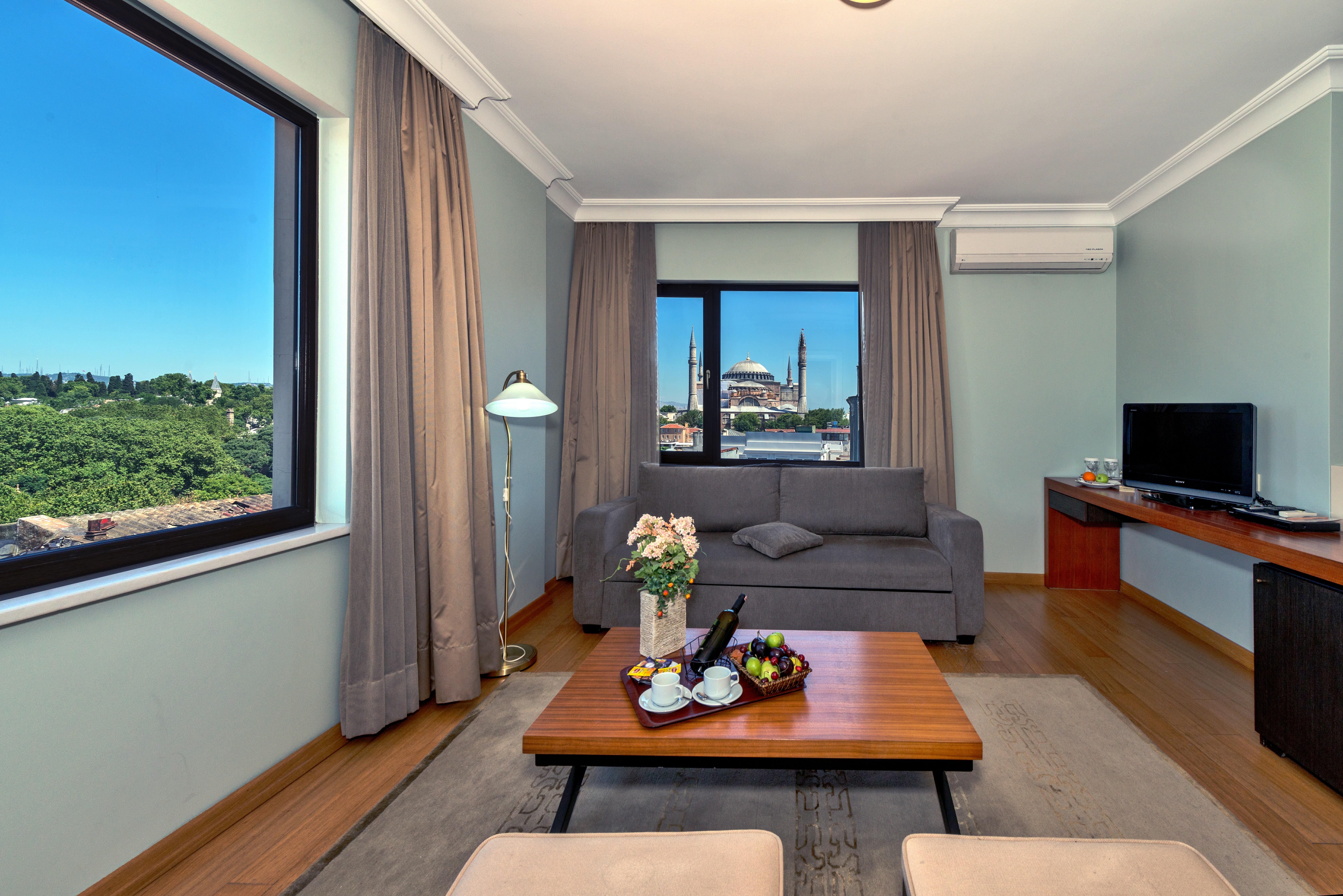 Agora Life - Special Class Otel 4*